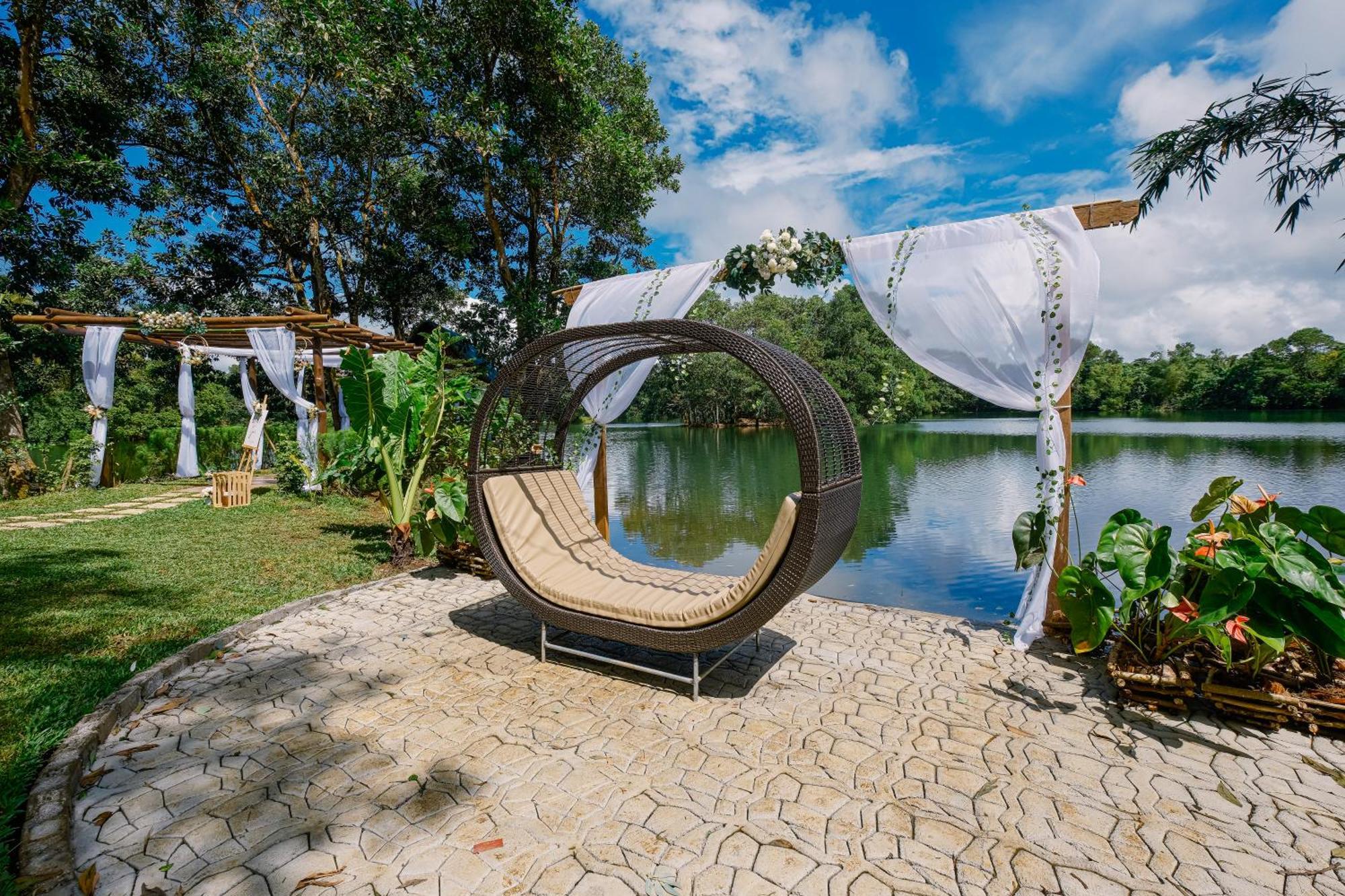 Almost Heaven Lake Resort By Cocotel Cavinti Екстер'єр фото