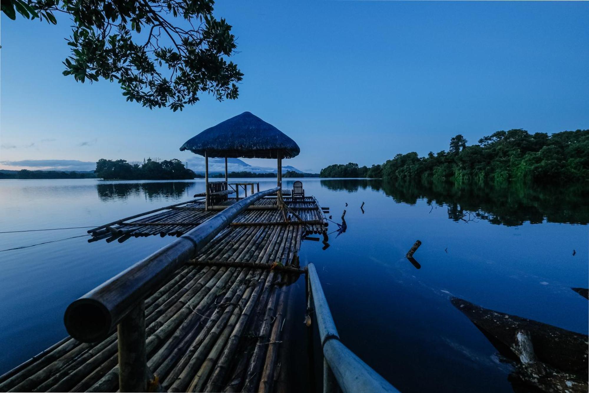 Almost Heaven Lake Resort By Cocotel Cavinti Екстер'єр фото