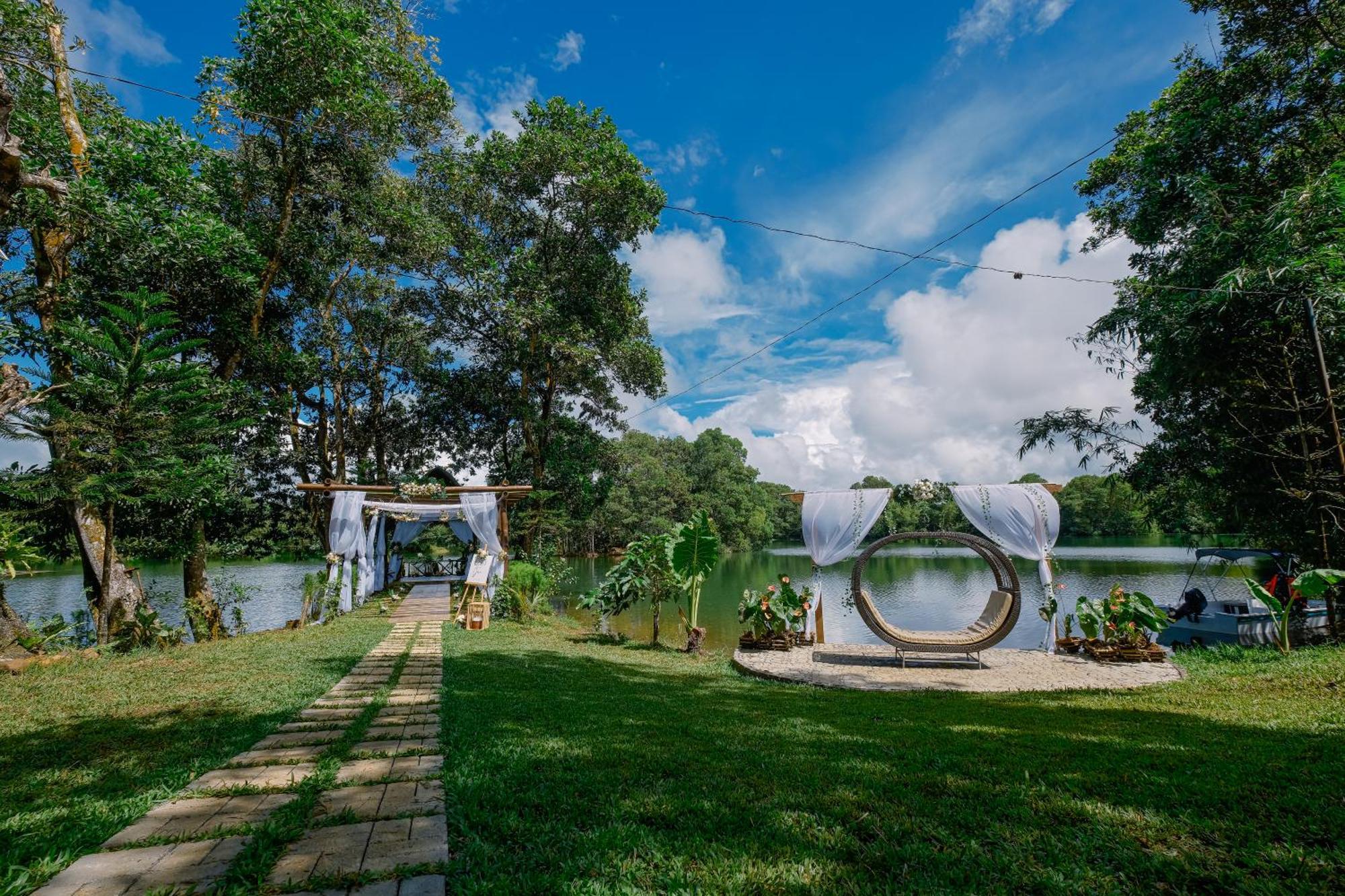 Almost Heaven Lake Resort By Cocotel Cavinti Екстер'єр фото