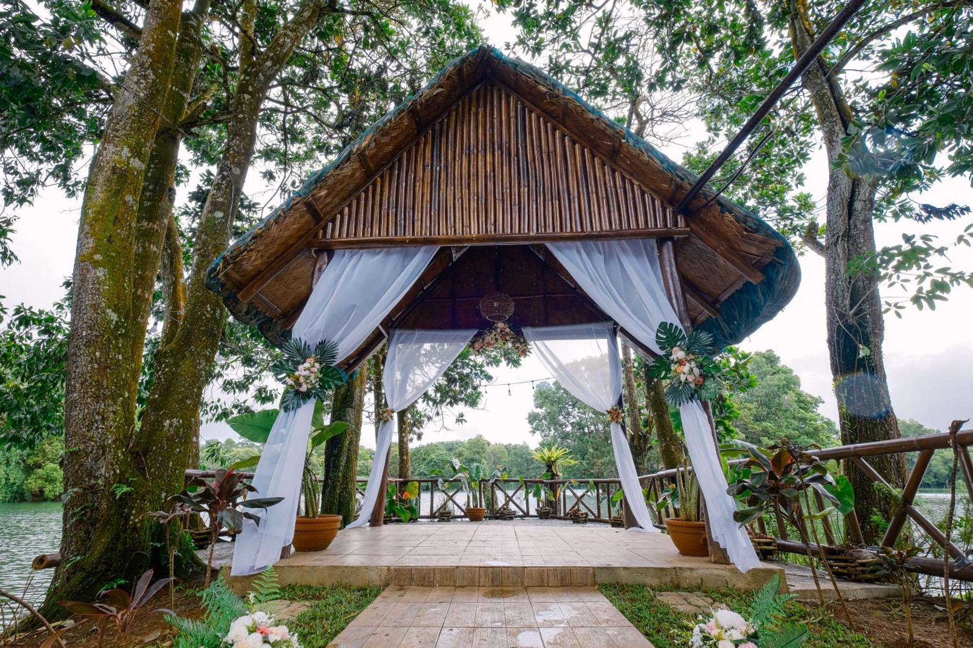 Almost Heaven Lake Resort By Cocotel Cavinti Екстер'єр фото