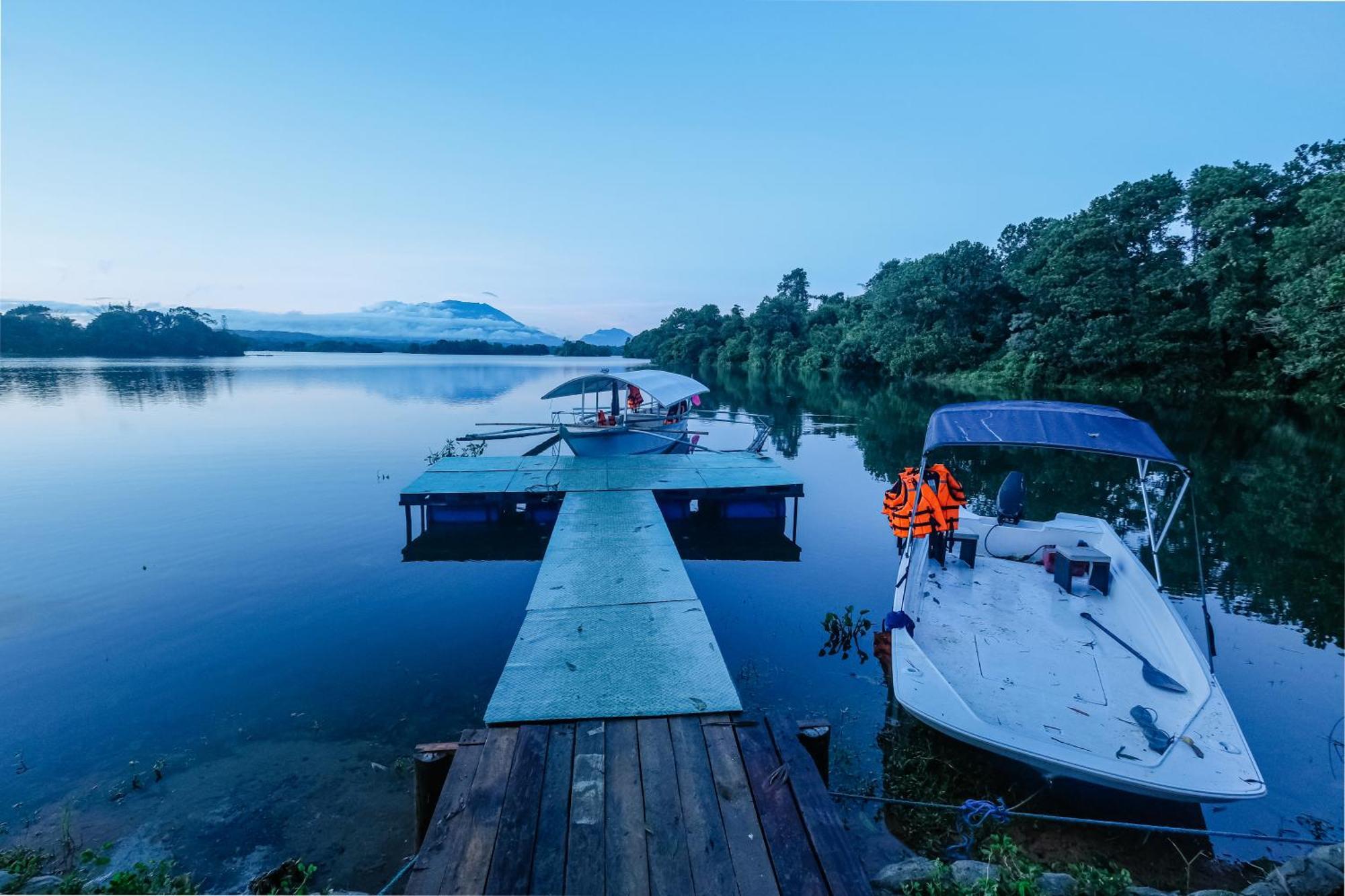 Almost Heaven Lake Resort By Cocotel Cavinti Екстер'єр фото
